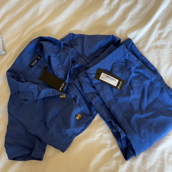 Linen 2 Piece Set - Picture 2 of 2